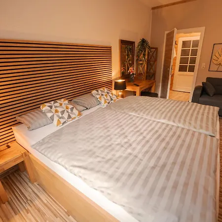 Deutschherrenstrasse *